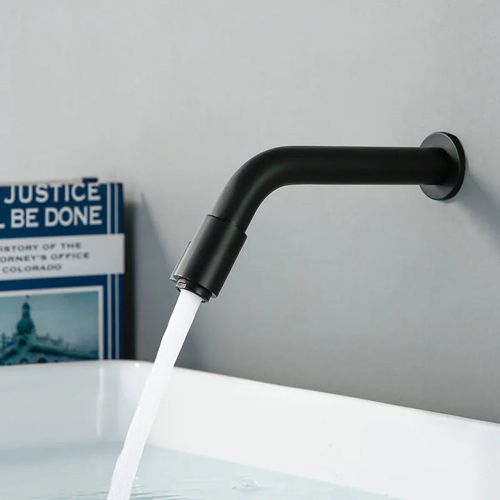 Lisslune | LuxFlow Modern Wall-Mounted Faucet