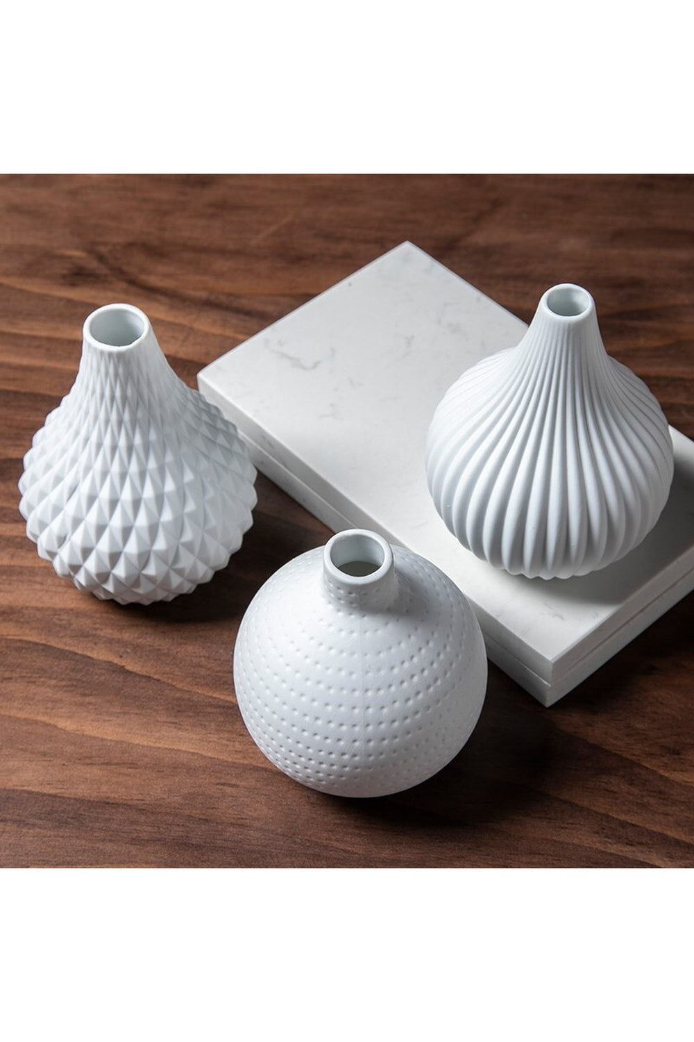 Lisslune | white matte vases