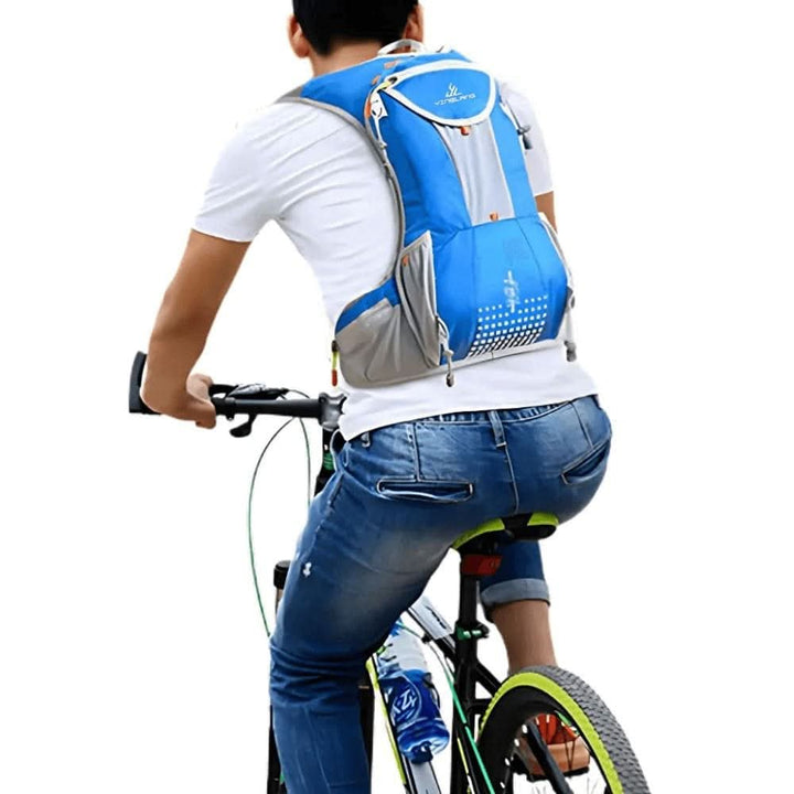 Lisslune | Ultra-light drinking backpack with 2L system & storage for outdoor tours