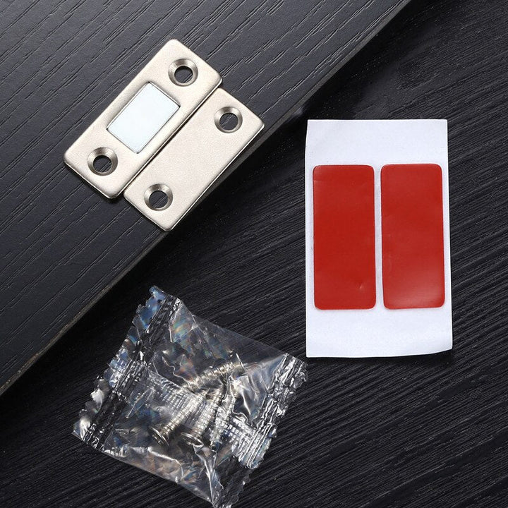 Lisslune | Self-adhesive magnetic door closer