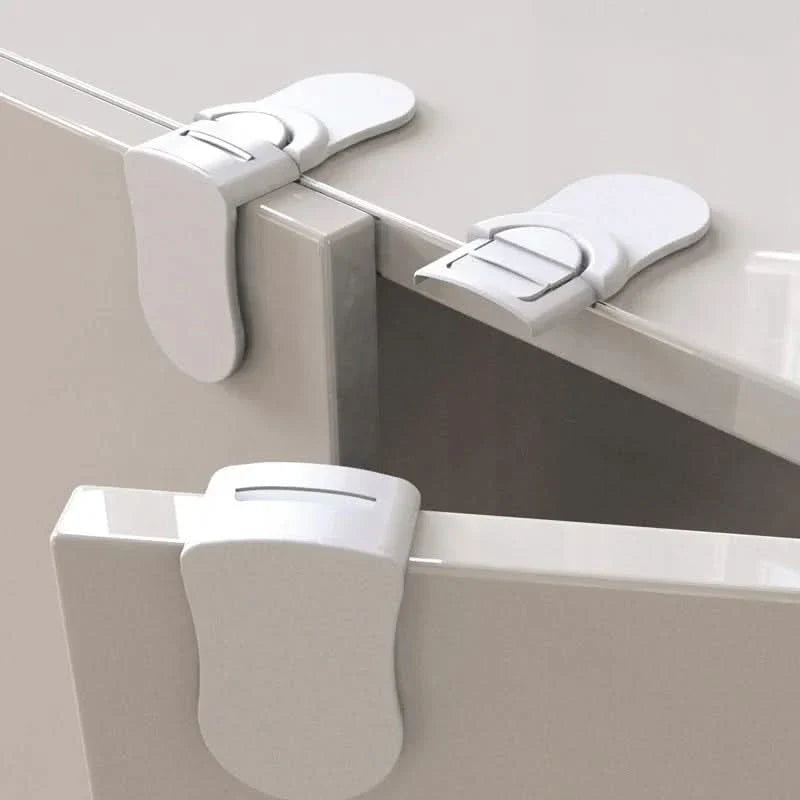 Lisslune | DrawLock – safety lock made of plastic