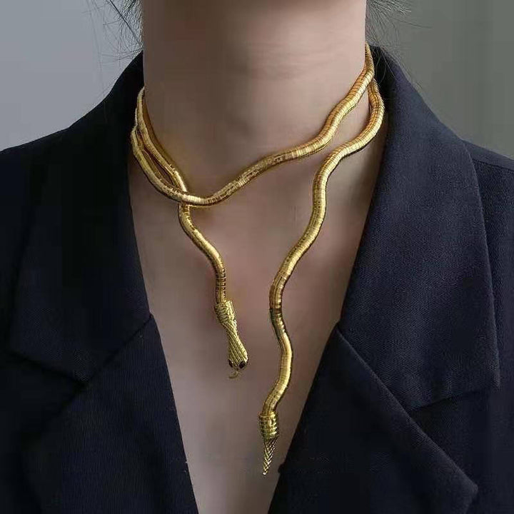 Lisslune | Snake chain - versatile and trendy accessory