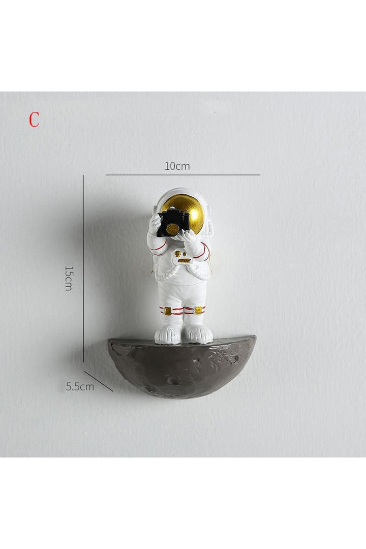 Lisslune | Astronaut Wall Art
