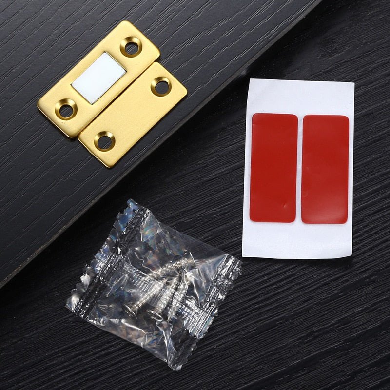 Lisslune | Self-adhesive magnetic door closer