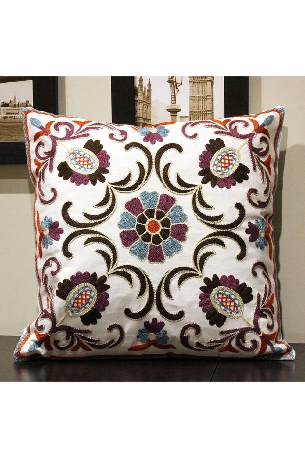 Lisslune | Flower Accent Cushion