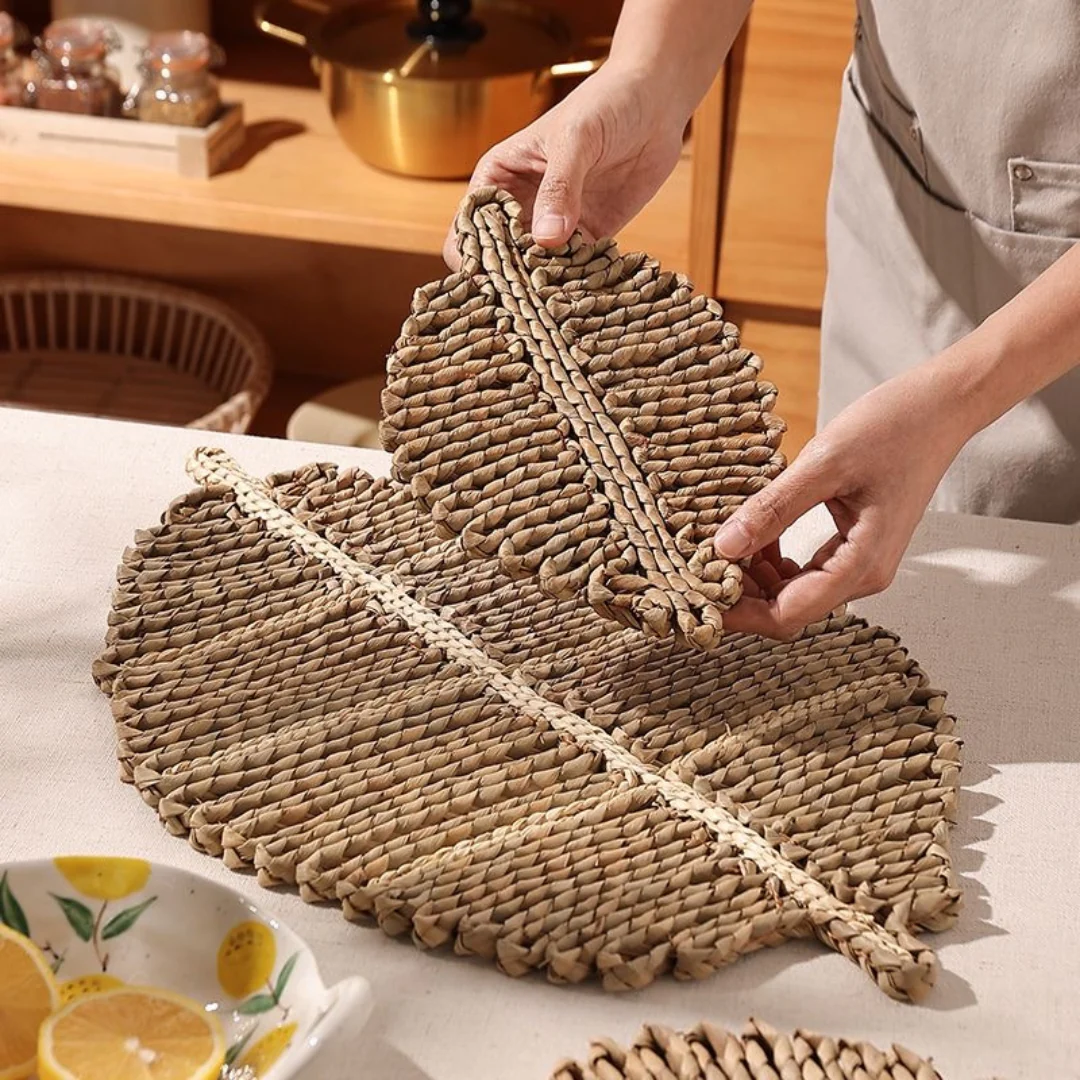 Lisslune | Hand-woven Leaf Table Mat