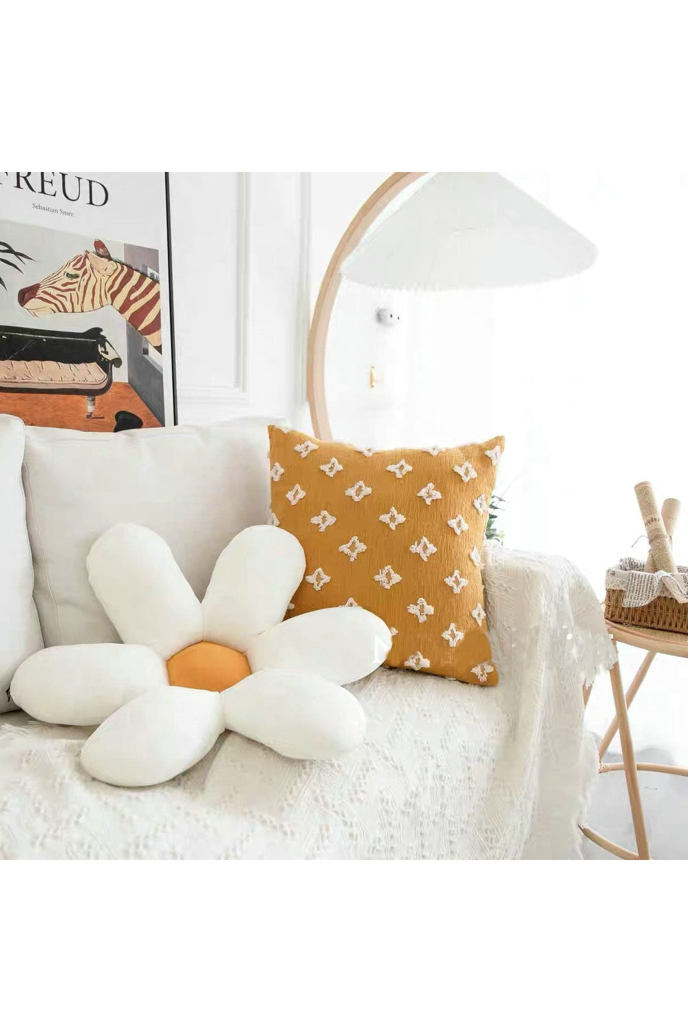 Lisslune | White Daisy Flower Cushion