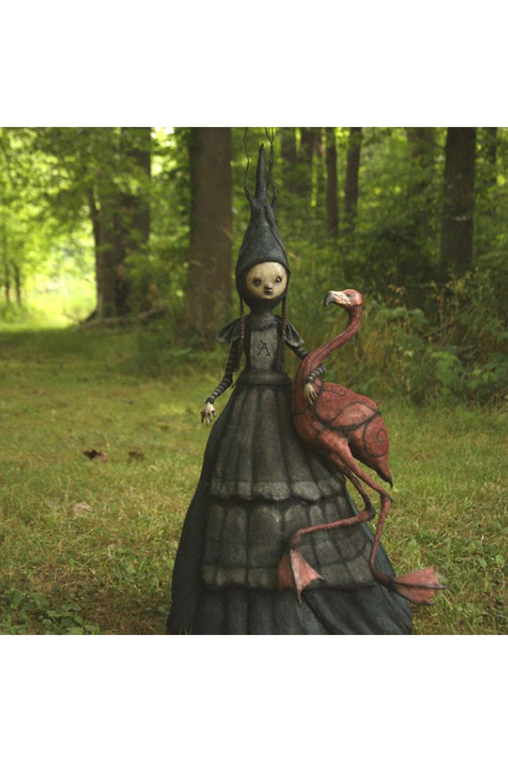 Lisslune | Creepy Statue