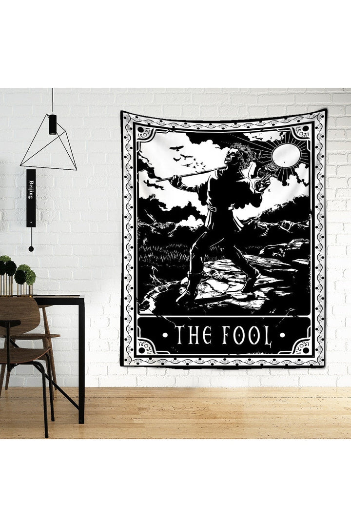 Lisslune | Grim Tarot Tapestry