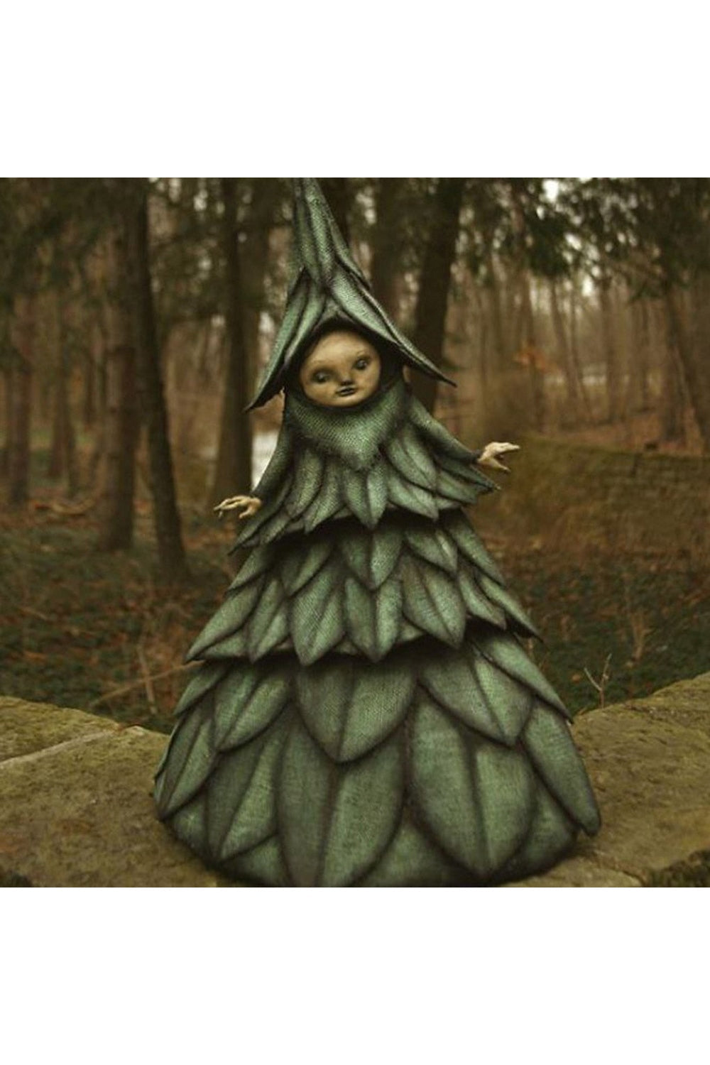Lisslune | Creepy Statue