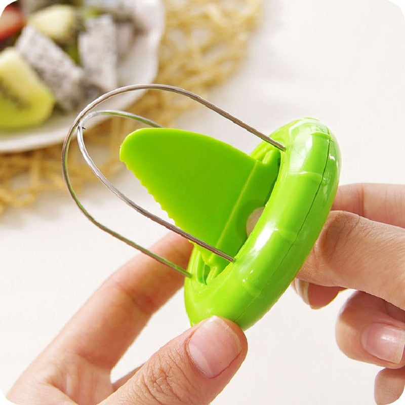 Lisslune | Mini Kiwi Cutter Tool
