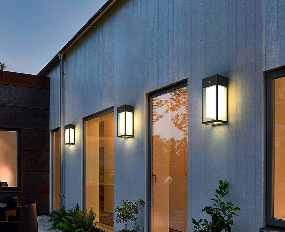 Lisslune | SolarAura – Smart Solar Wall Lamp for the Garden