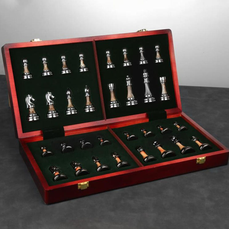 Lisslune | Luxurious chess set made of metal with a large 45 cm wooden board