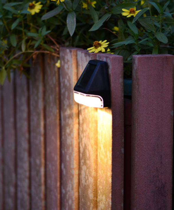 Lisslune | SolarAura – Chic Solar Outdoor Light for a Warm Glow