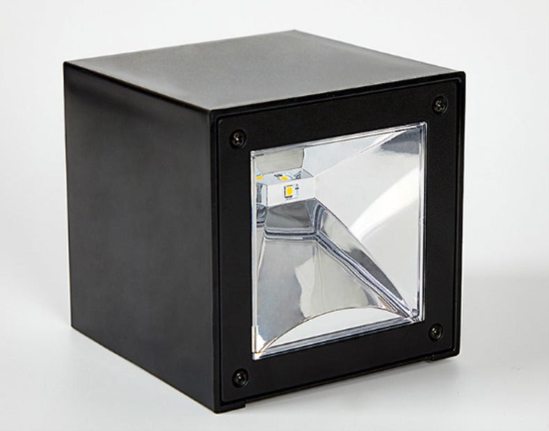 Lisslune | GlowBeam – Elegant Outdoor Wall Lamp for Mood Lighting