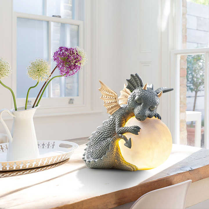 Lisslune | DrakoFang Dragon-Inspired Table Lamp – Bold Silhouette with Warm Ambient Glow