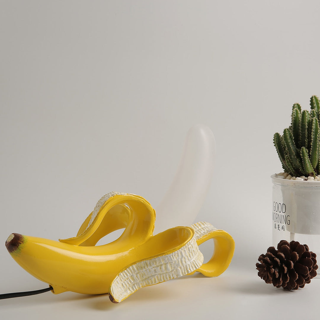 Lisslune | Chiquita Charm - Playful table lamp with banana and USB connection | Perfect addition to any home or office