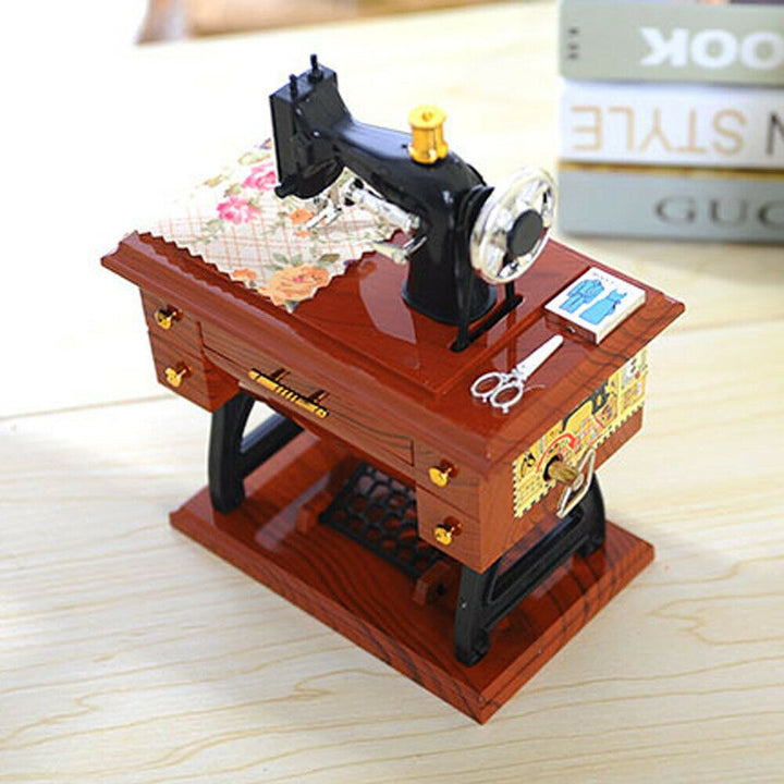 Lisslune | Mini Craft Retro Sewing Machine Decor