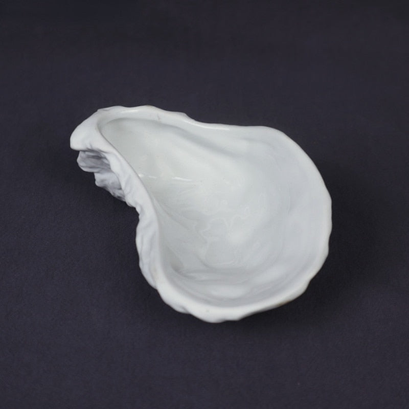 Lisslune | Oyster Shaped Ceramic Plate