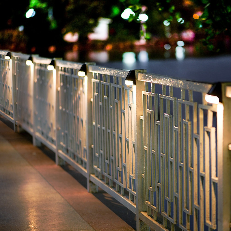 Lisslune | SolarAura – Chic Solar Outdoor Light for a Warm Glow