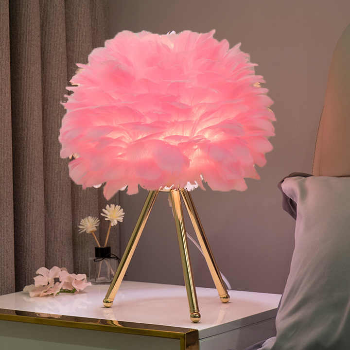 Lisslune | Table Lamp - FeatherLux - Dimmable Light - Elegant Feather Design