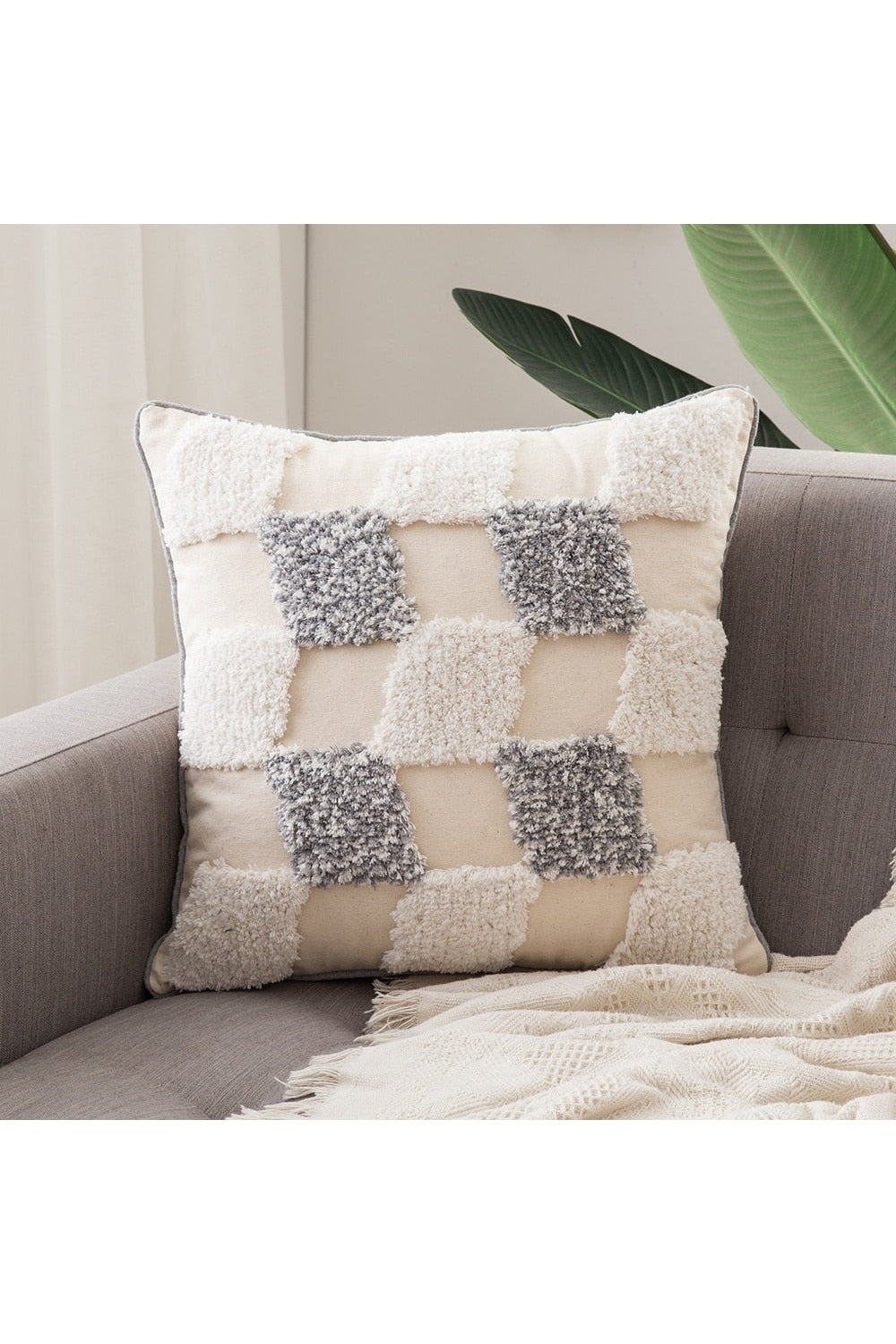 Lisslune | tufted cushion cover