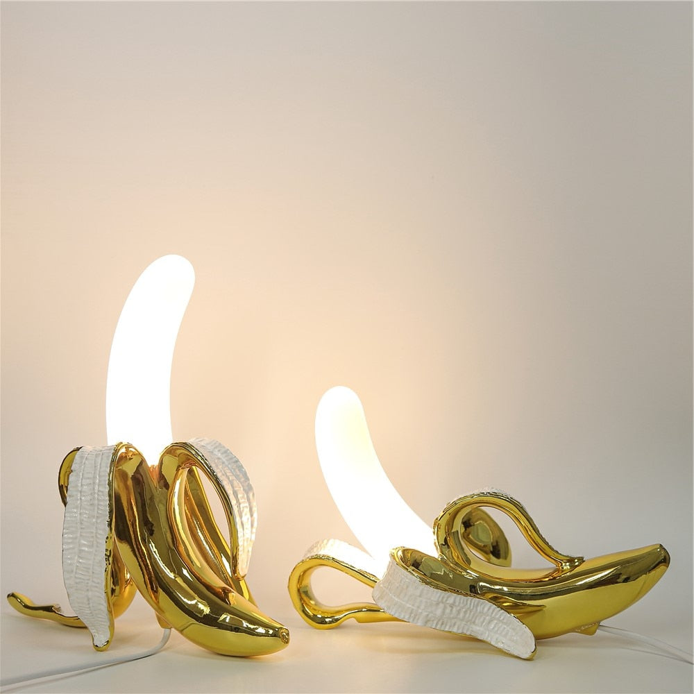 Lisslune | Chiquita Charm - Playful table lamp with banana and USB connection | Perfect addition to any home or office