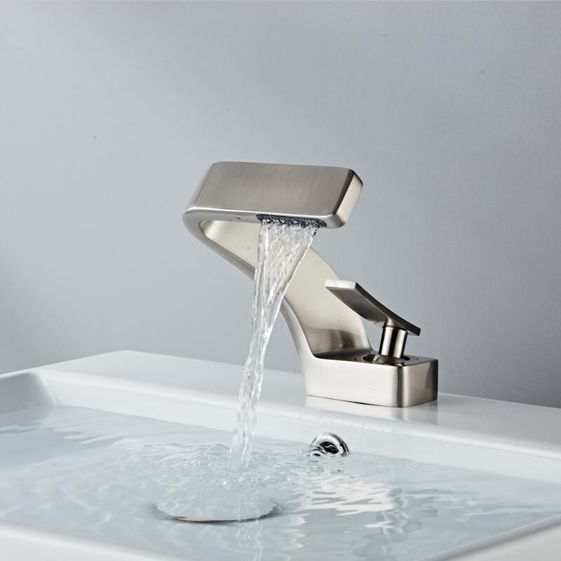 Lisslune | AquaArc Modern Kitchen Faucet