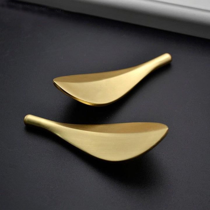 Lisslune | Nordic Elegance Solid Brass Gold Leaf Cabinet Handle - Enhance the Aesthetics of Your Home