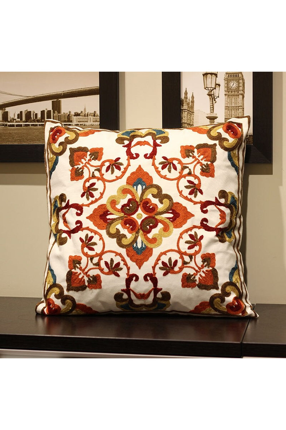 Lisslune | Flower Accent Cushion