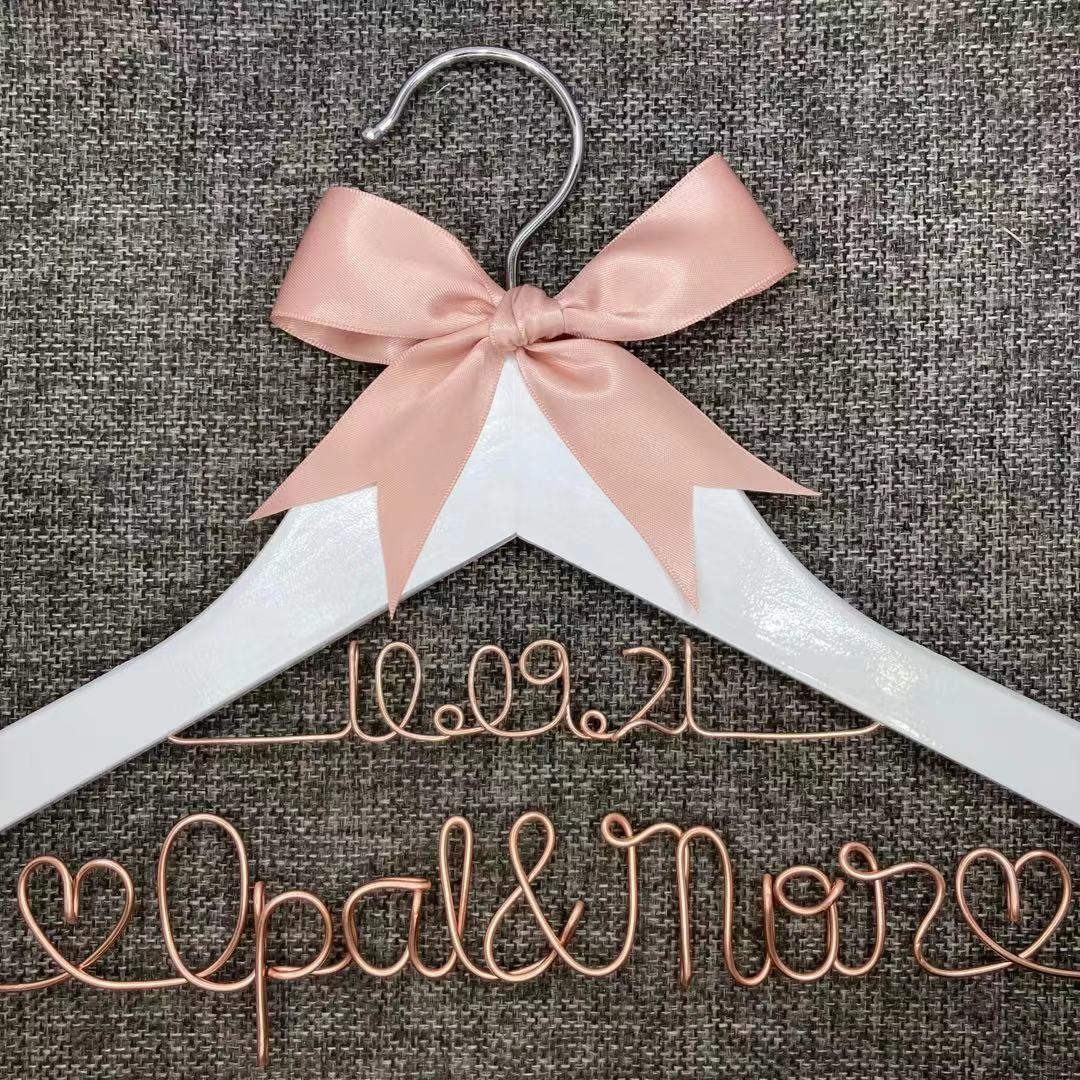 Lisslune | Custom Engraved Wooden Hanger for Bridesmaids - Unforgettable Keepsake for Bridesmaids