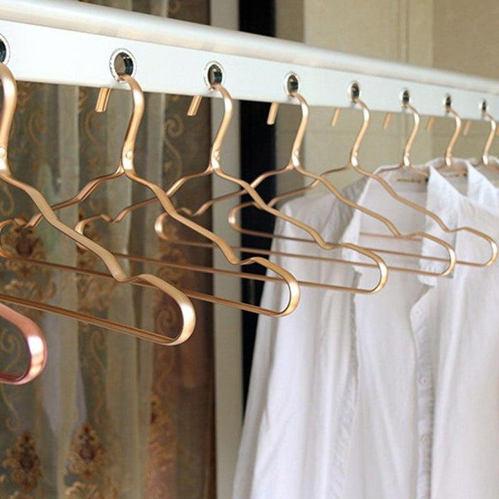 Lisslune | Vibrant 10-Pack Aluminum Alloy Hangers with Non-Slip Grip for Stylish Closet Organization