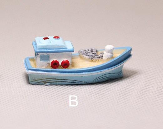 Lisslune | Nautical Charm: Exquisite Handcrafted Sailboat Sculpture
