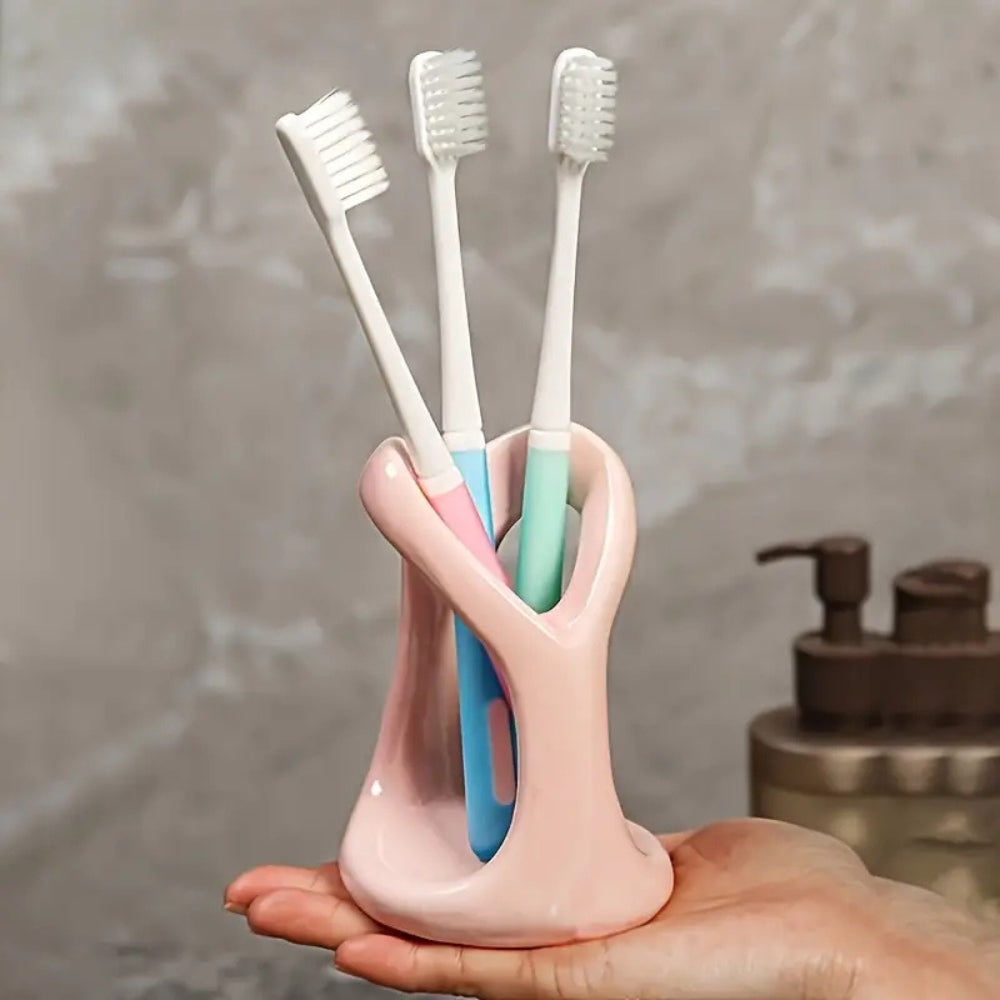Lisslune | Heart-Shaped Ceramic Toothbrush Holder