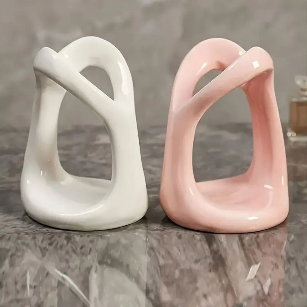 Lisslune | Heart-Shaped Ceramic Toothbrush Holder