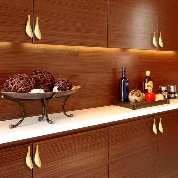 Lisslune | Nordic Elegance Solid Brass Gold Leaf Cabinet Handle - Enhance the Aesthetics of Your Home
