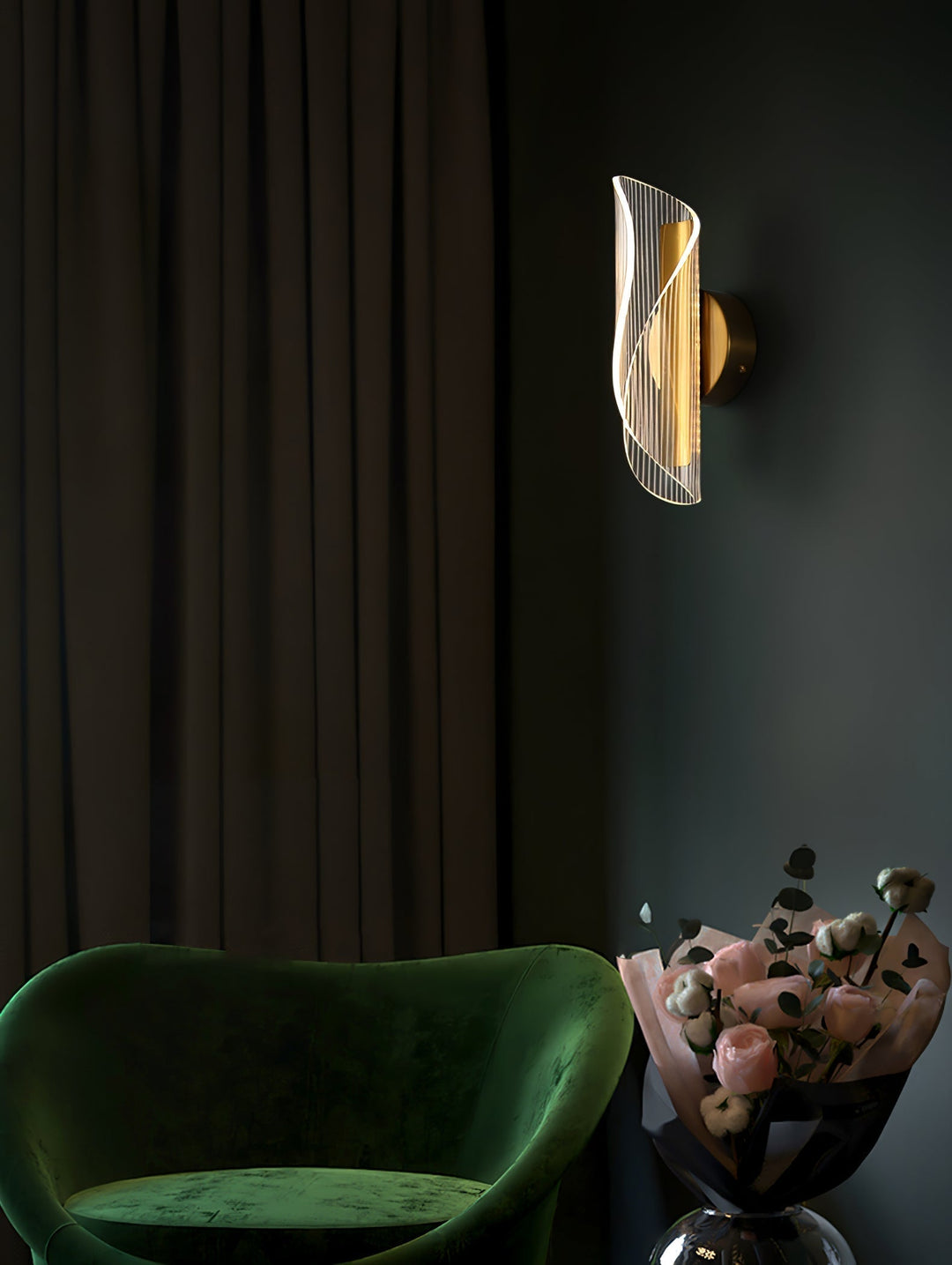 Lisslune | CrystalAura – Sparkling Crystal Wall Light for Glamorous Touch