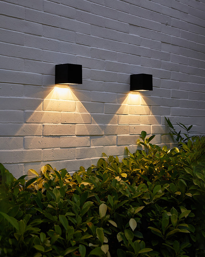 Lisslune | GlowBeam – Elegant Outdoor Wall Lamp for Mood Lighting