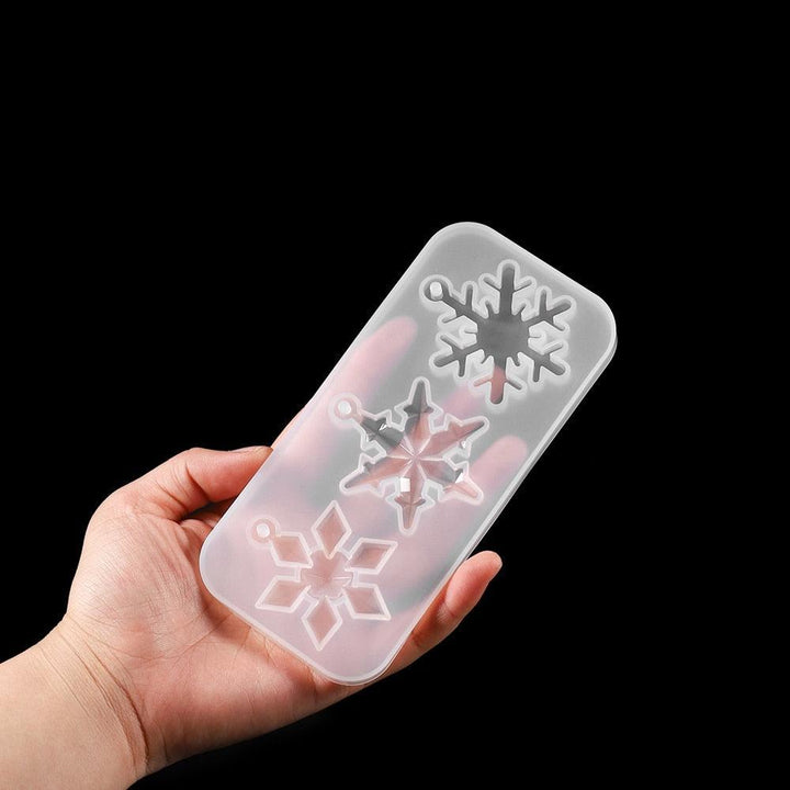 Lisslune | Charming Snowflake DIY Craft Set for Unique Christmas Jewelry and Ornaments