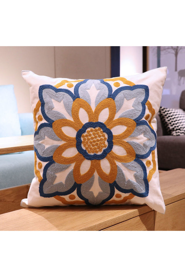Lisslune | Flower Accent Cushion