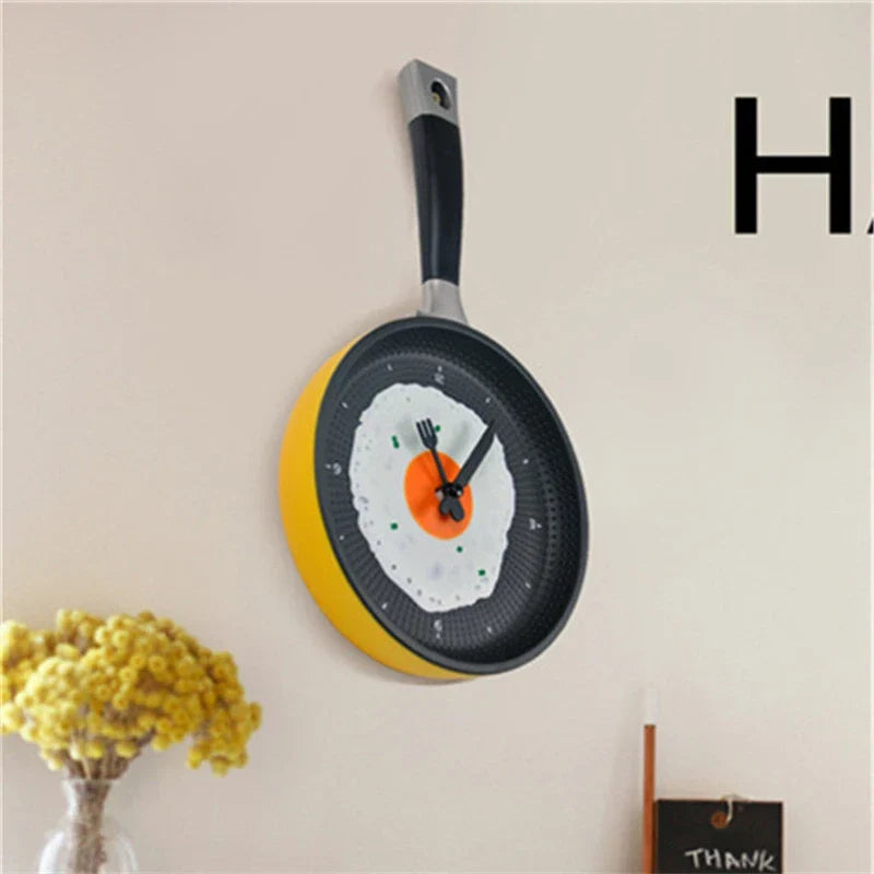 Lisslune | Omelette Pot-Shaped Wall Clock