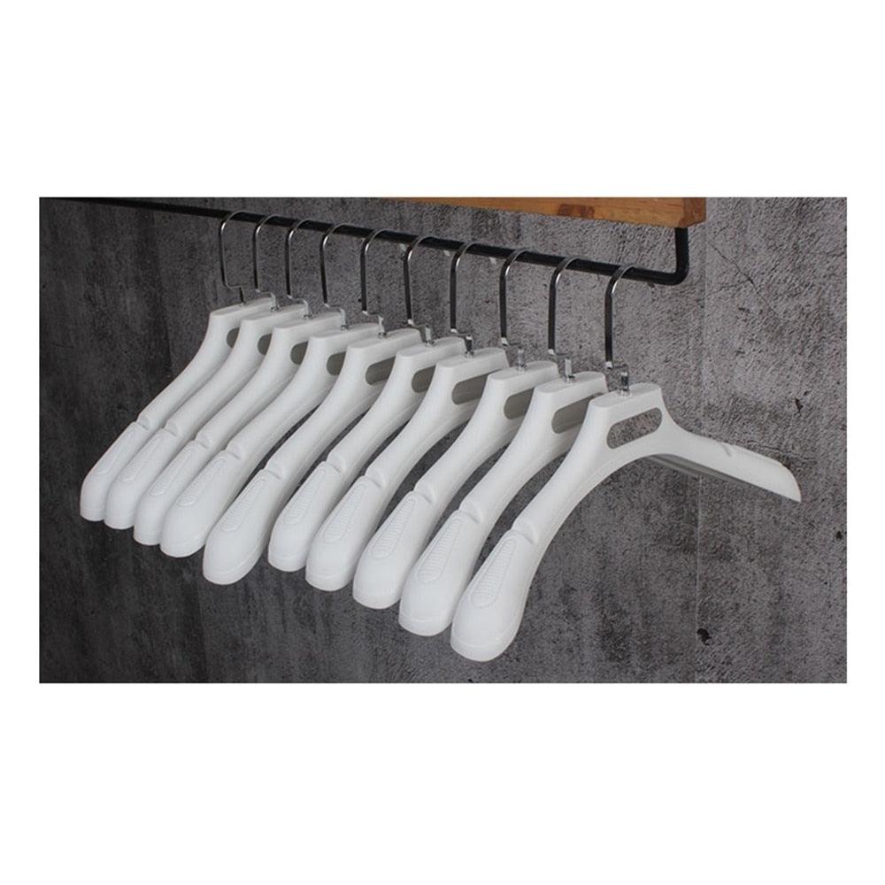 Lisslune | Premium plastic hangers: The ultimate solution for clothing storage