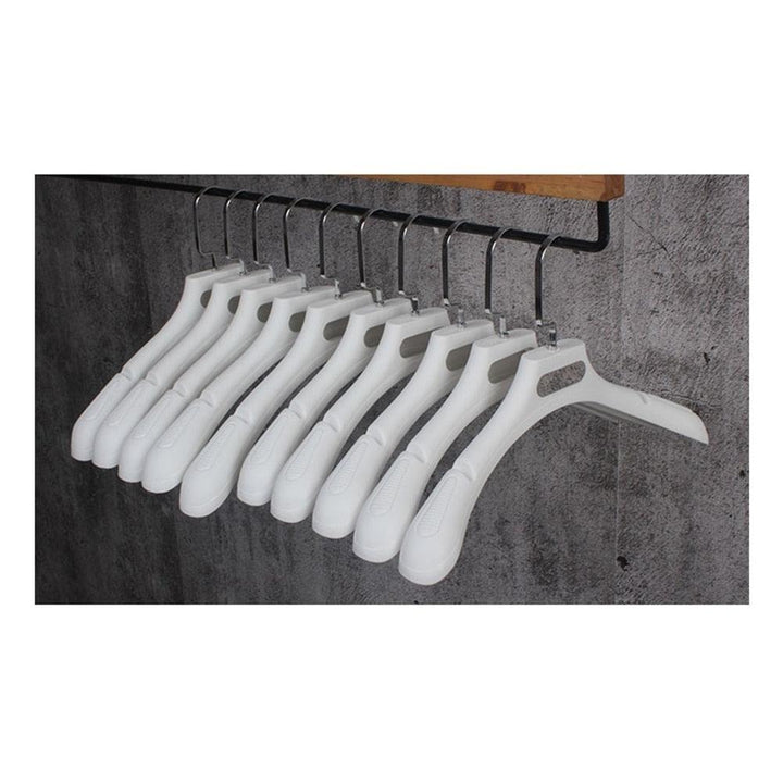 Lisslune | Premium plastic hangers: The ultimate solution for clothing storage