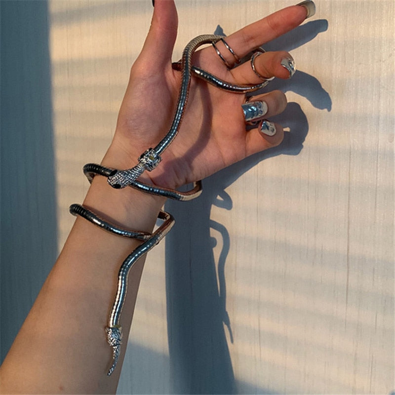 Lisslune | Snake chain - versatile and trendy accessory