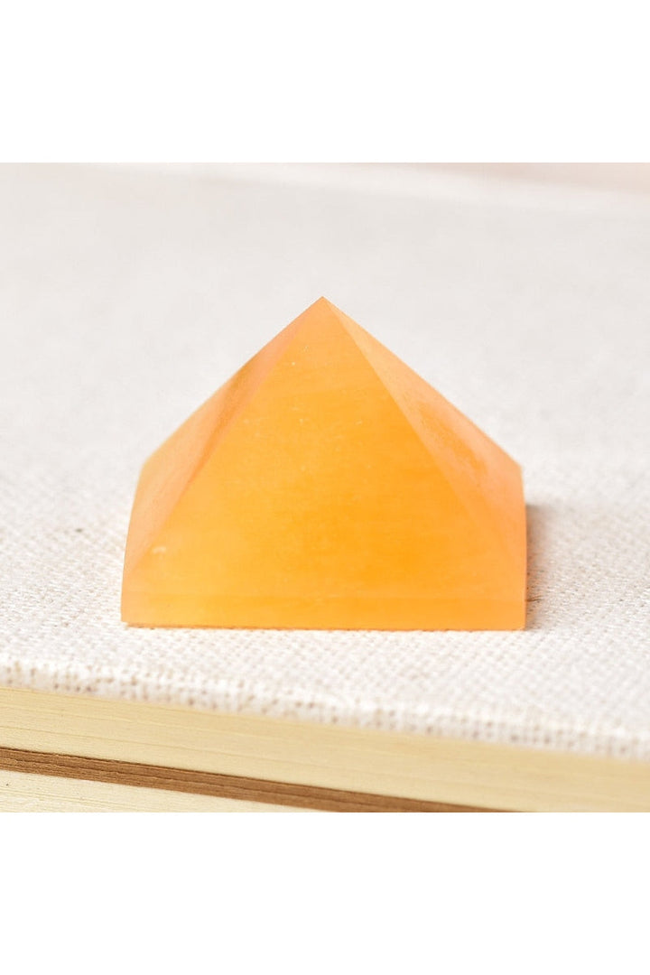 Lisslune | Healing Crystal Pyramid