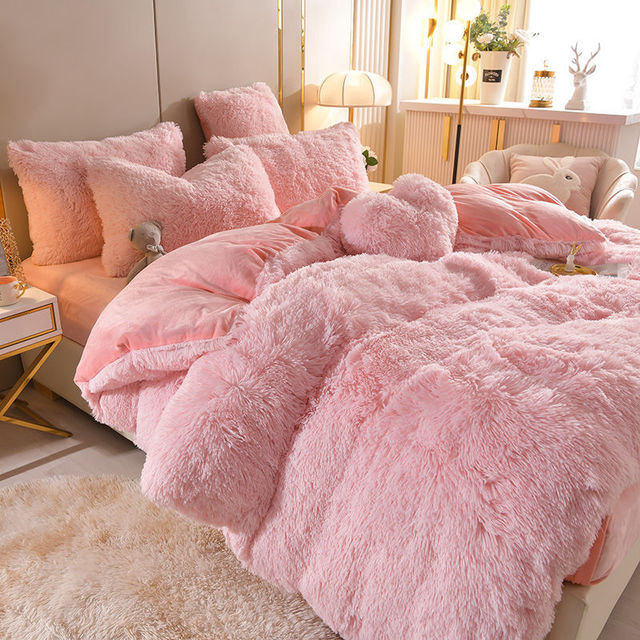 Lisslune | DreamWeave Luxe Bedding Set – Includes Free Heart-Shaped Pillow