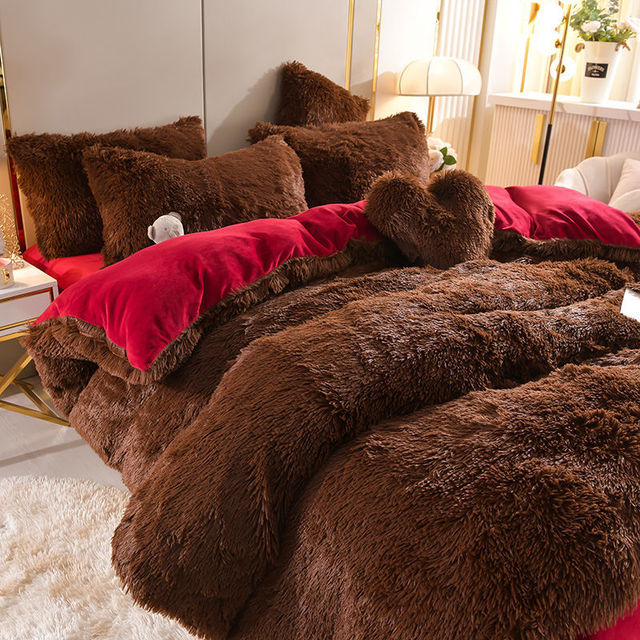 Lisslune | DreamWeave Luxe Bedding Set – Includes Free Heart-Shaped Pillow