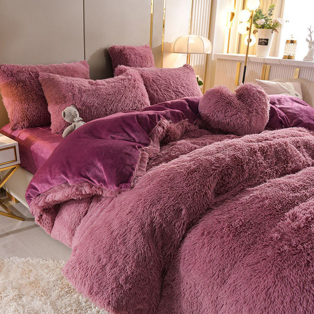 Lisslune | DreamWeave Luxe Bedding Set – Includes Free Heart-Shaped Pillow