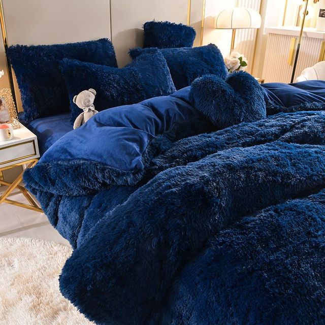 Lisslune | DreamWeave Luxe Bedding Set – Includes Free Heart-Shaped Pillow