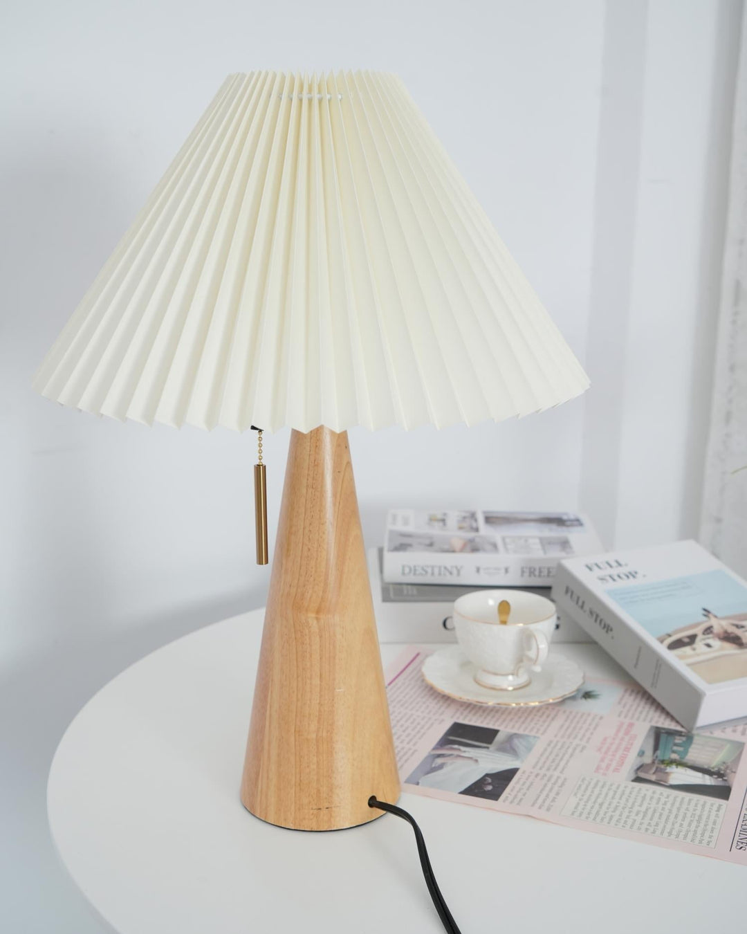 Lisslune | AntiqueRadiance – Elegant Wood and Metal Table Lamp